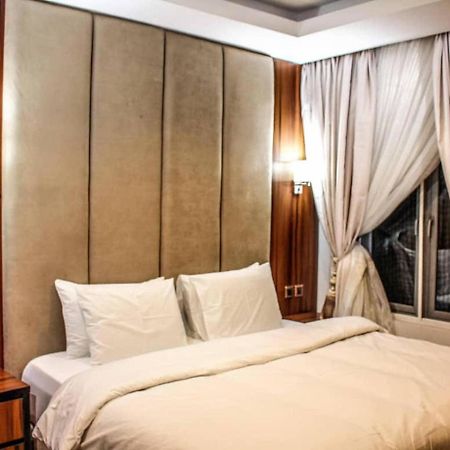 Joshesther Olive Hotel Ikeja Luaran gambar