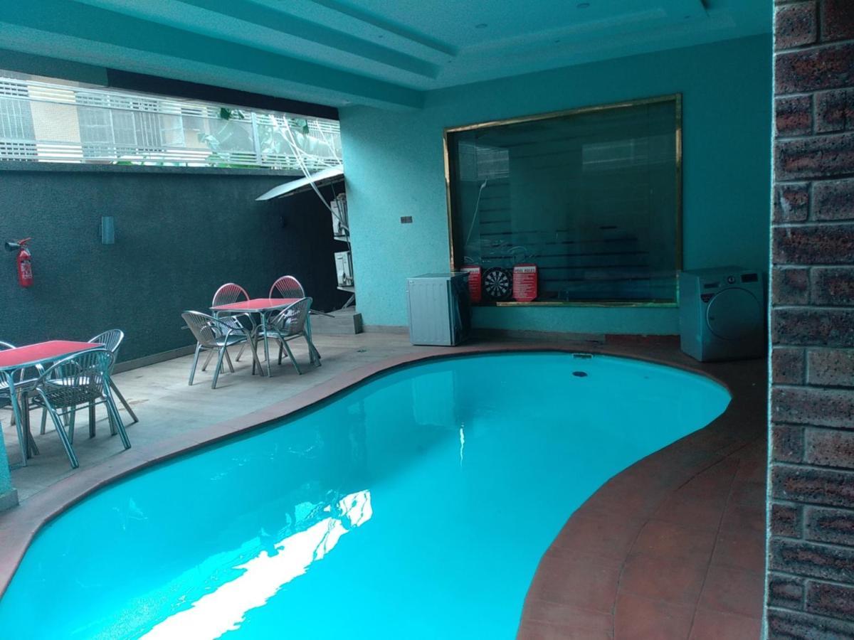 Joshesther Olive Hotel Ikeja Luaran gambar
