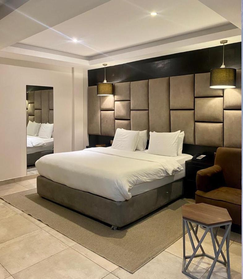 Joshesther Olive Hotel Ikeja Luaran gambar
