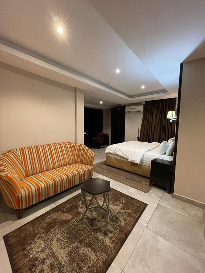 Joshesther Olive Hotel Ikeja Luaran gambar