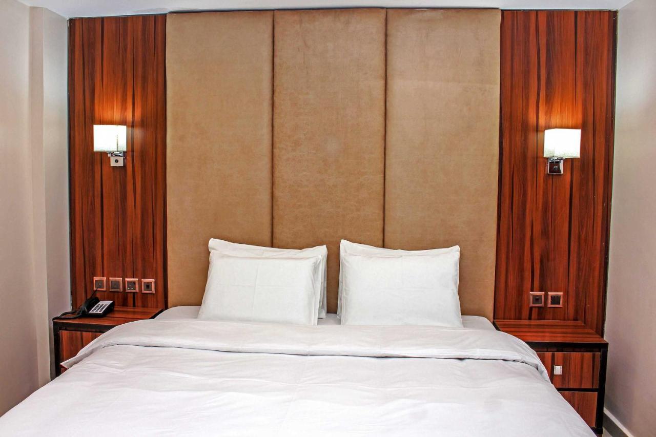 Joshesther Olive Hotel Ikeja Luaran gambar