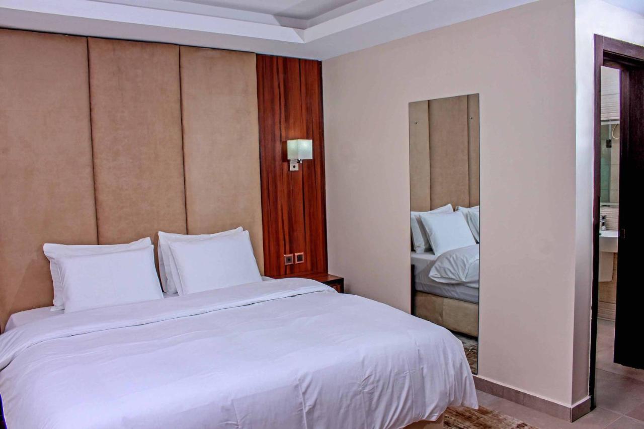 Joshesther Olive Hotel Ikeja Luaran gambar