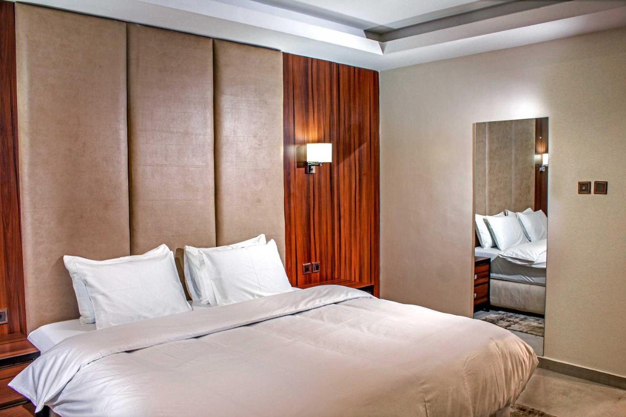 Joshesther Olive Hotel Ikeja Luaran gambar